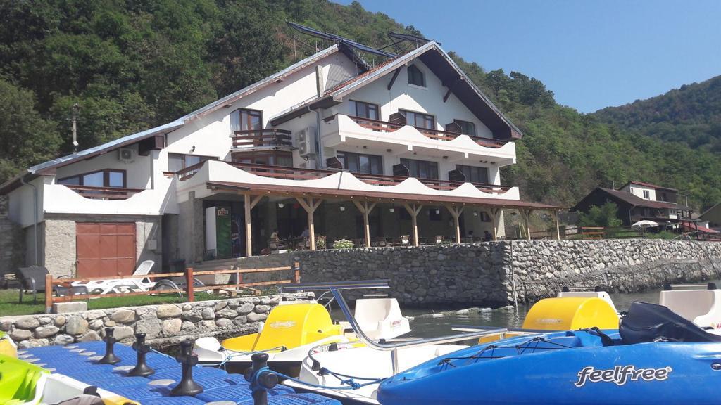 Pensiunea Cazanele Dunarii Hotel Dubova Exterior photo